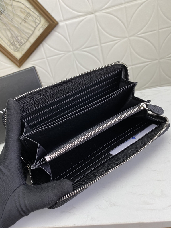 プラダ財布コピー角部分ディテール